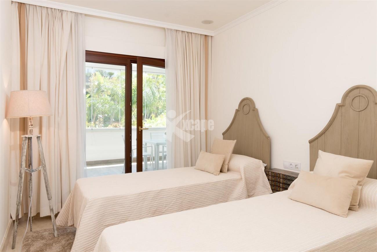 D3130 Luxury Apartment Marbella Golden Mile Spain (7)