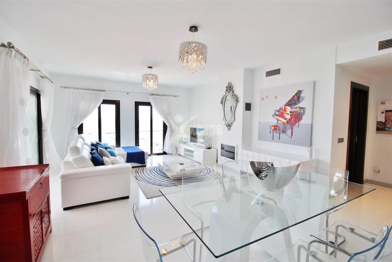Luxury Modern Style Apartment for sale Puerto Banus Marbella Spain (5) (Large)