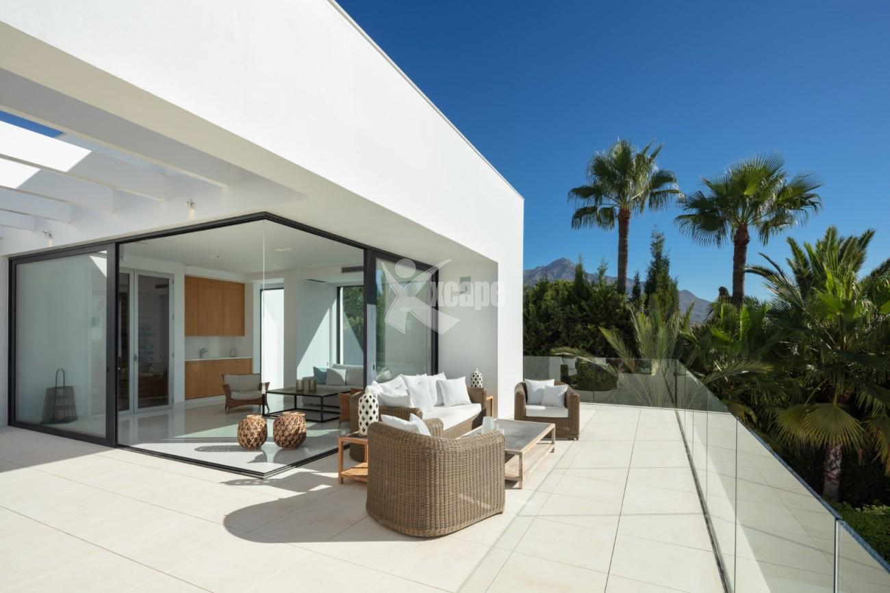 Contemporary Villa Panoramic Views Marbella (10) (Grande)