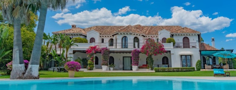 Beachfront Villa for sale Estepona
