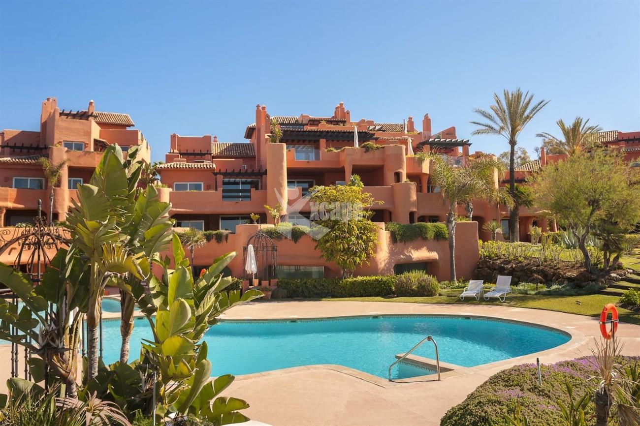 D2073 Luxury Frontline Beach Apartment Marbella Spain (15) (Large)