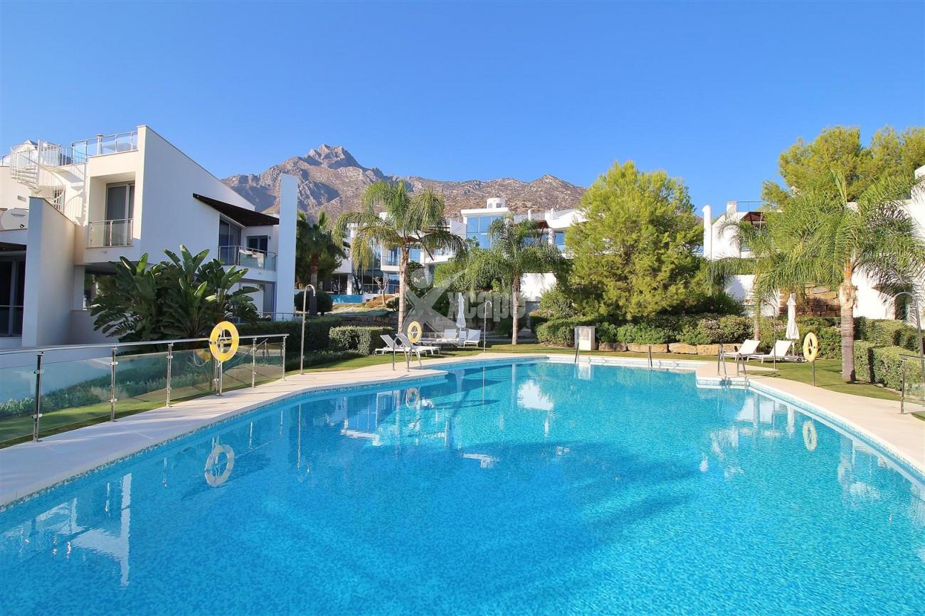 Luxury Contemporary Townhouse for sale Marbella Golden Mile Spain (1) (Large)