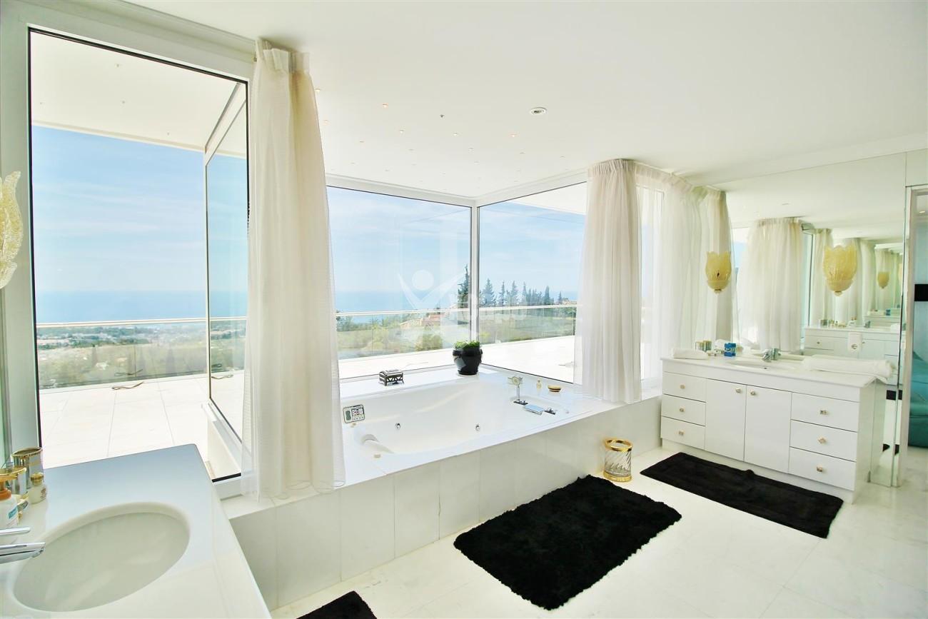 V4577 Luxury Contemporary Villa Golden Marbella Mile For Rent (10)