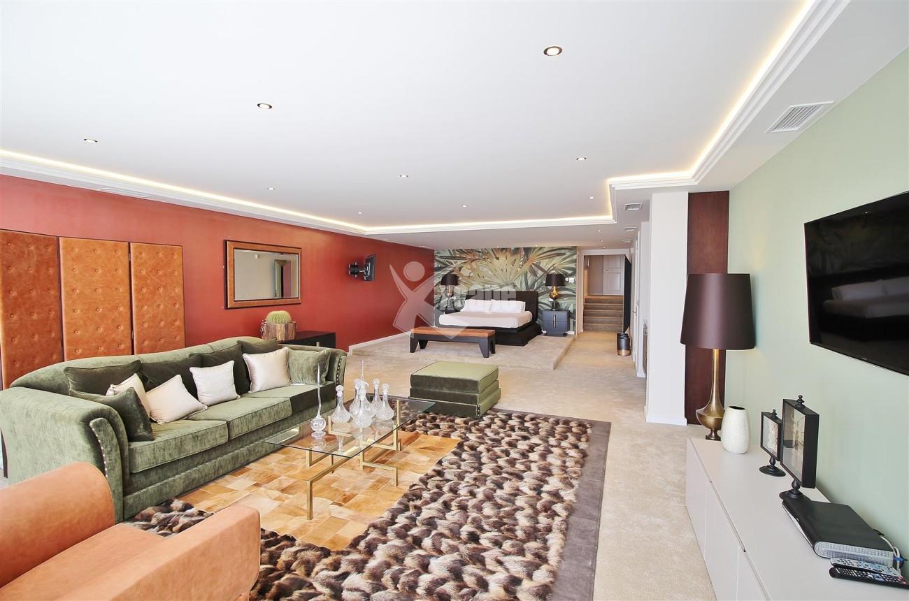 V4577 Luxury Contemporary Villa Golden Marbella Mile For Rent (18)