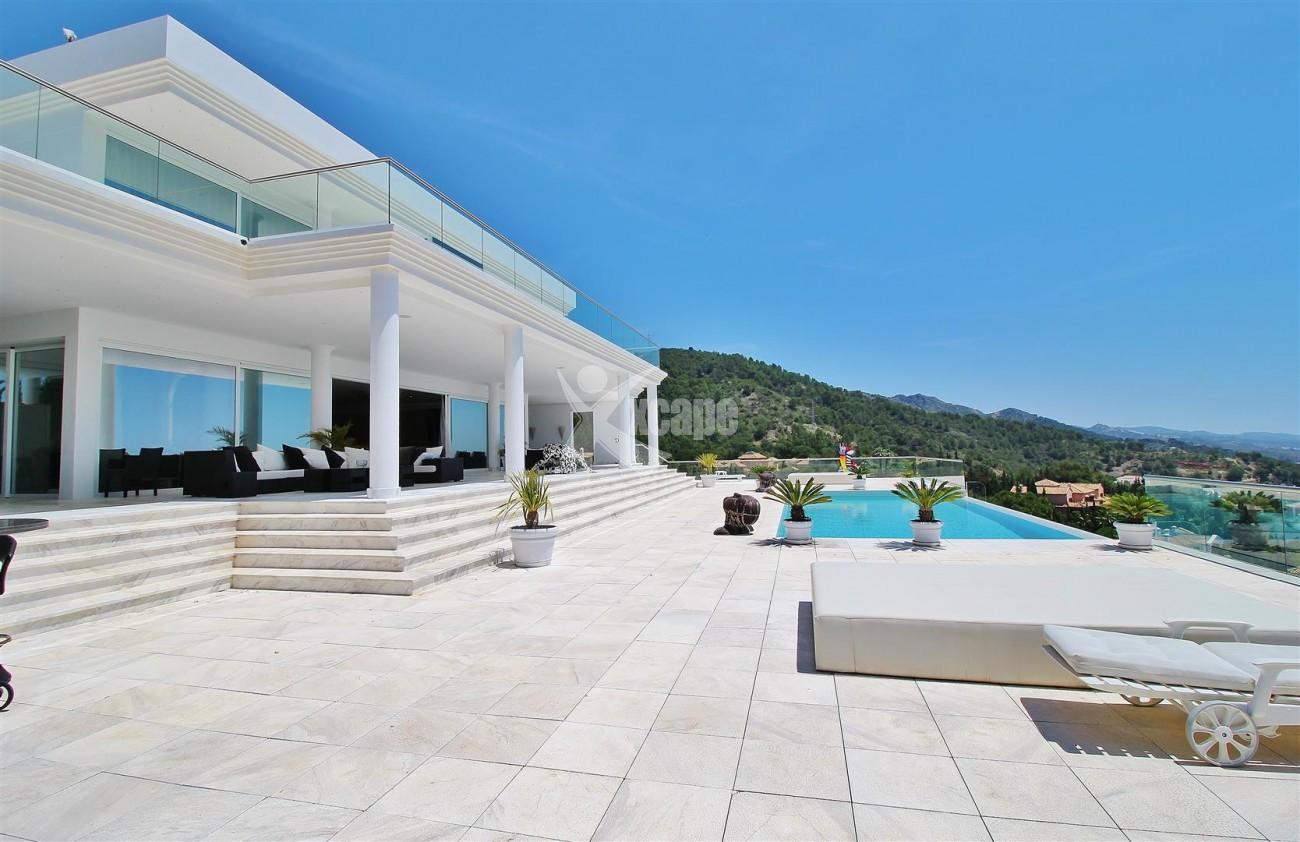 V4577 Luxury Contemporary Villa Golden Marbella Mile For Rent (9) (Large)