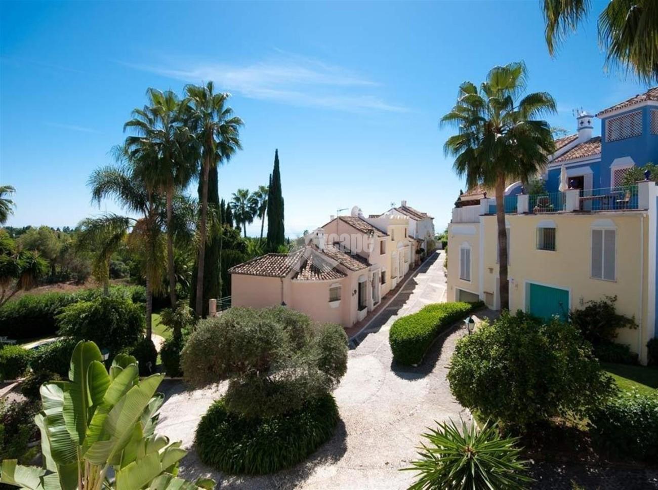 Townhouse for sale Marbella Golden Mile Spain (16) (Large)