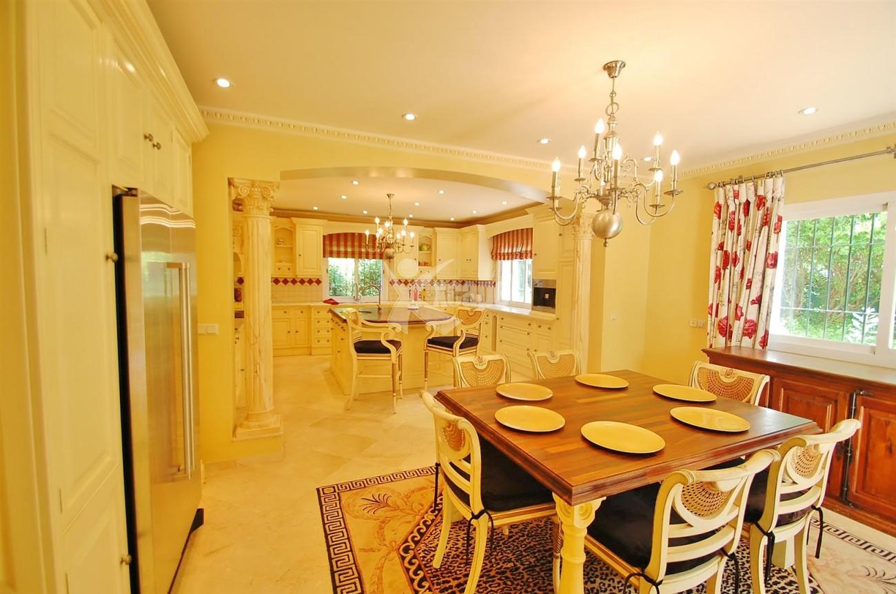 V4723 Luxury Villa in Golden Mile Marbella (4) (Large)