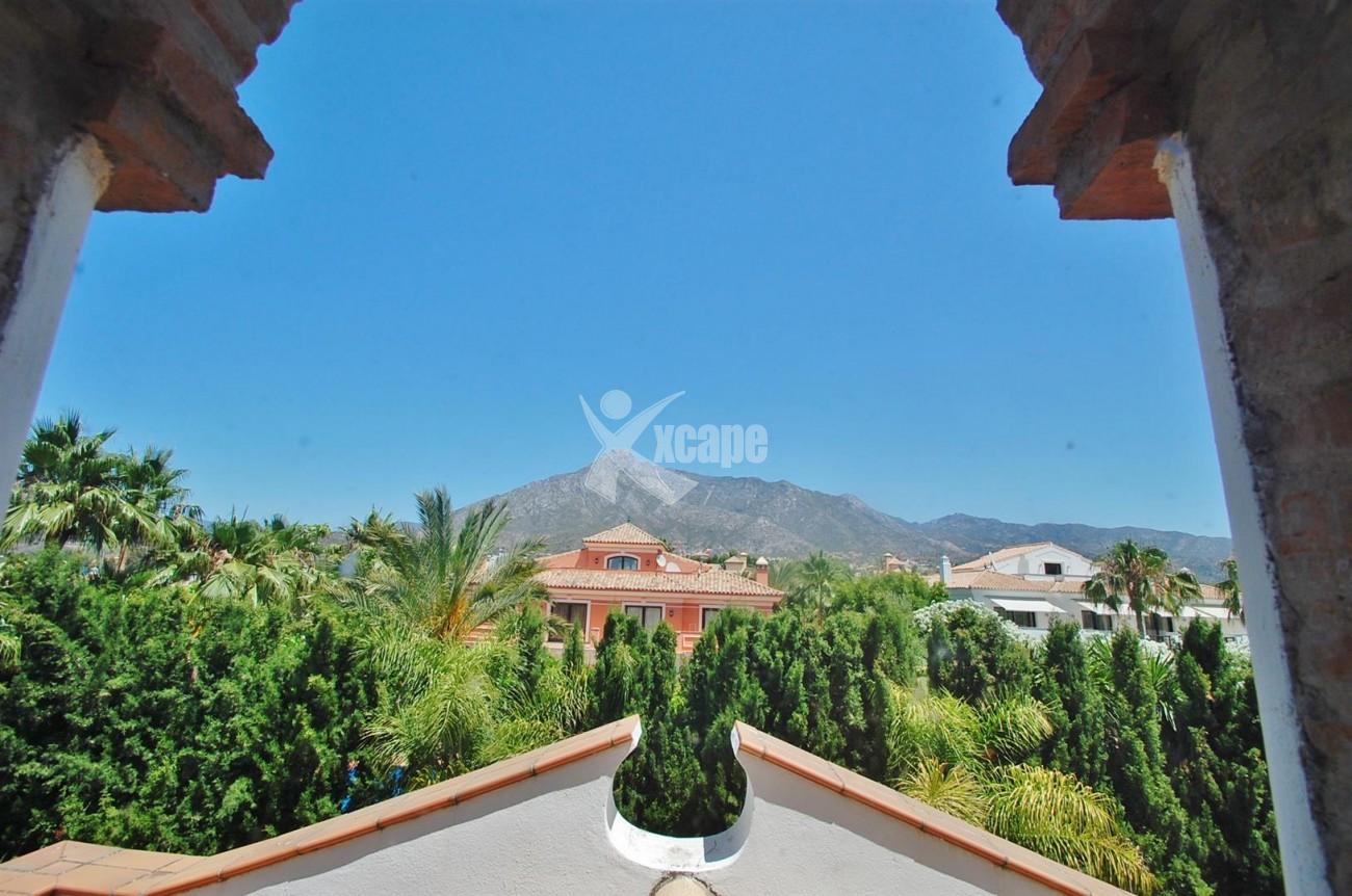 V4723 Luxury Villa in Golden Mile Marbella (11) (Large)