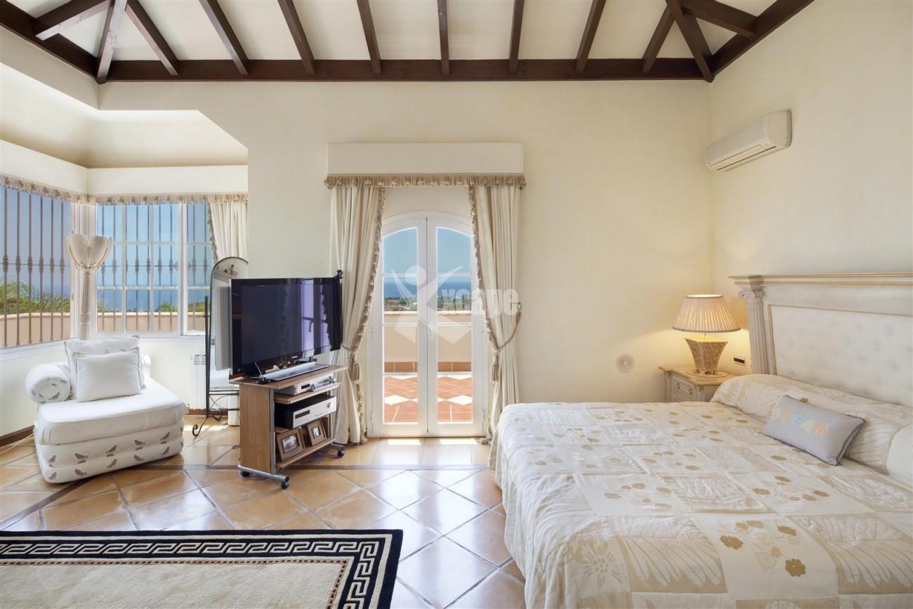 V5126 Villa with Sea Views East Marbella (8)