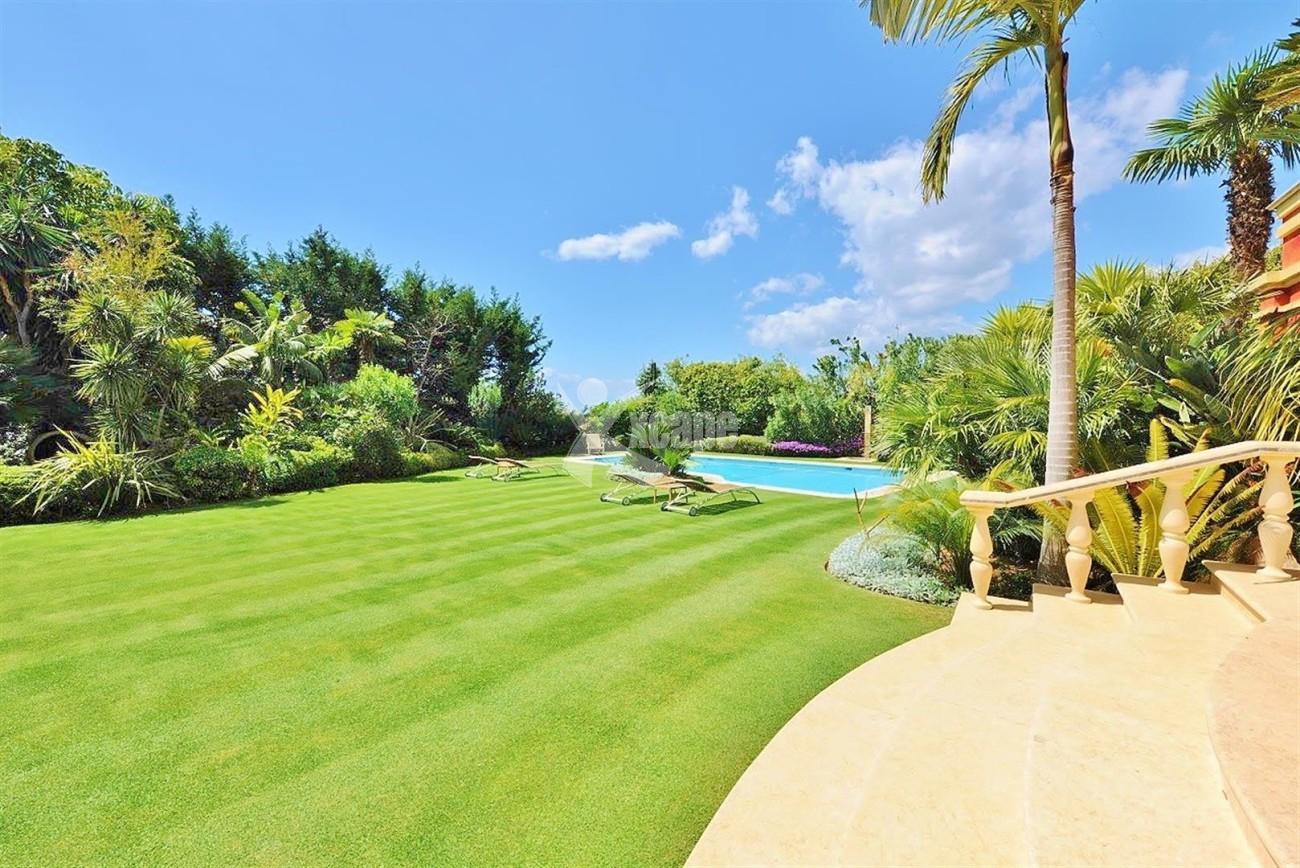 V5239 Luxury Villa Marbella Golden Mile  (5) (Large)