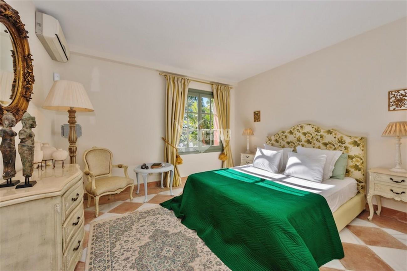 V5254 Luxury Villa Marbella 10 (Large)