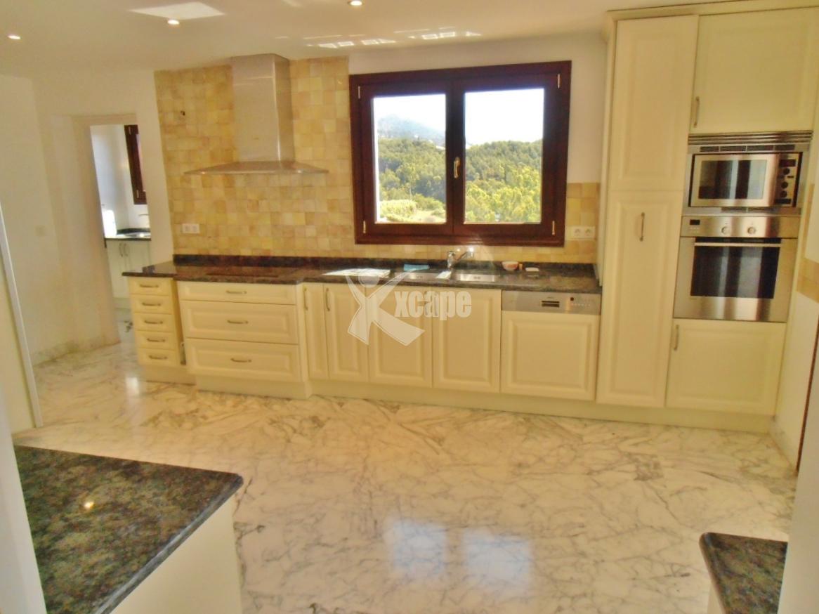 A5380 Luxury Apartment in Marbella 2
