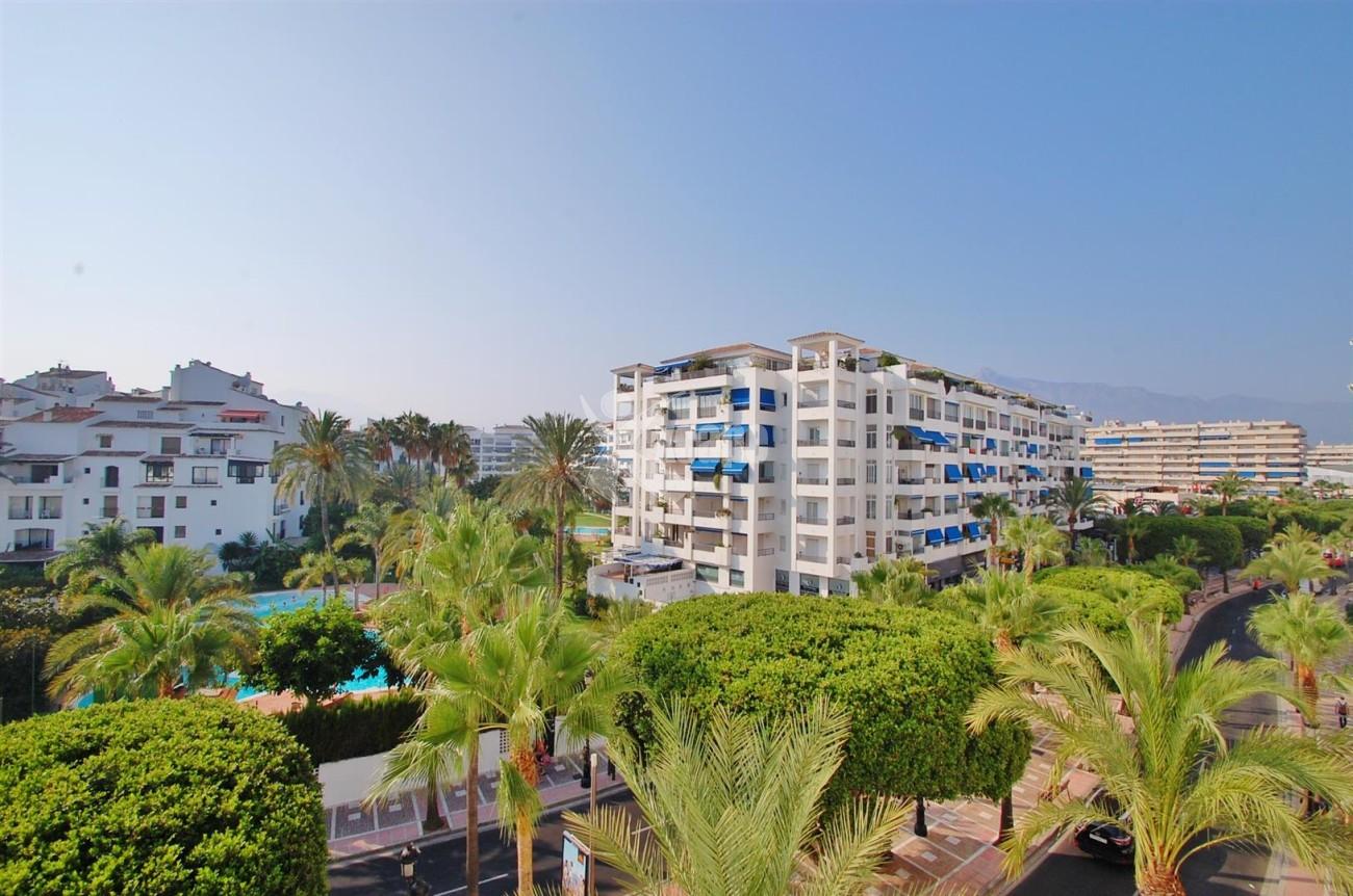 A5407 Spacious Apartment Marbella (1) (Large)