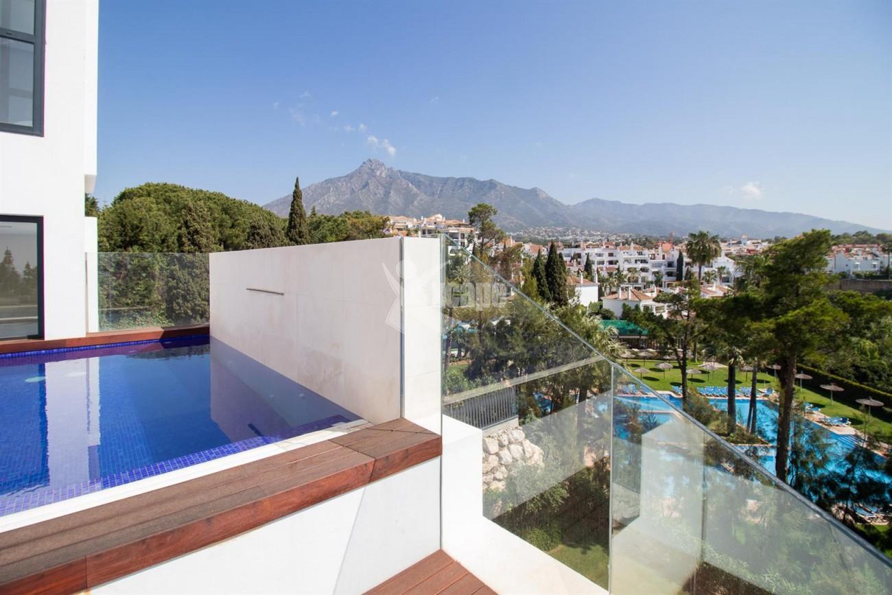 Luxury New Contemporary Apartments for sale Marbella Golden Mile Spain (18) (Large)