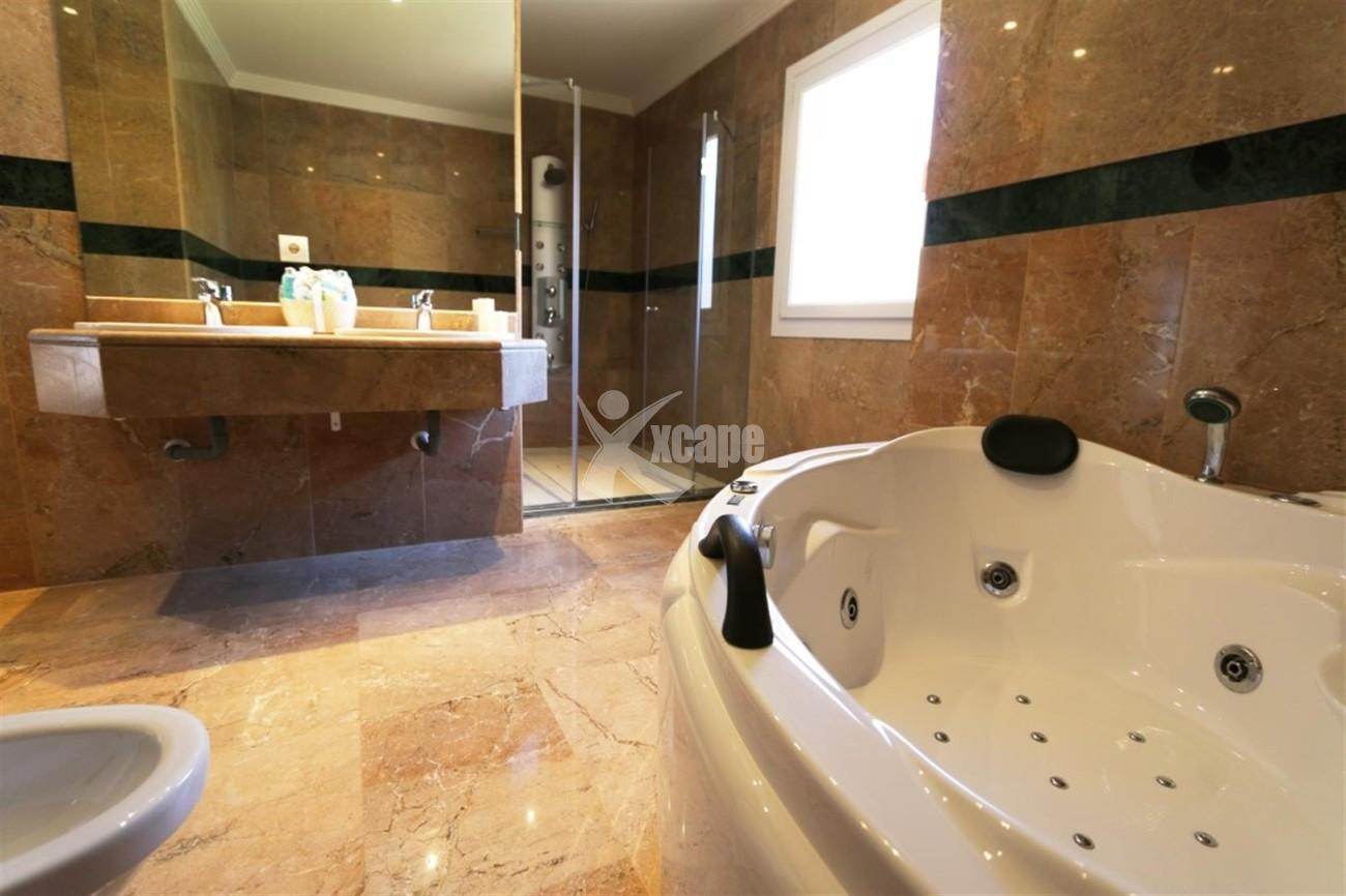 D5455 luxury apartments Nueva Andalucia (13) (Large)