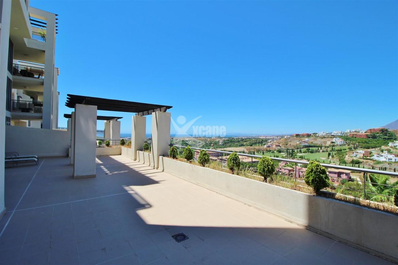 A5469 Luxury Apartment on Golf Course & Sea View 6