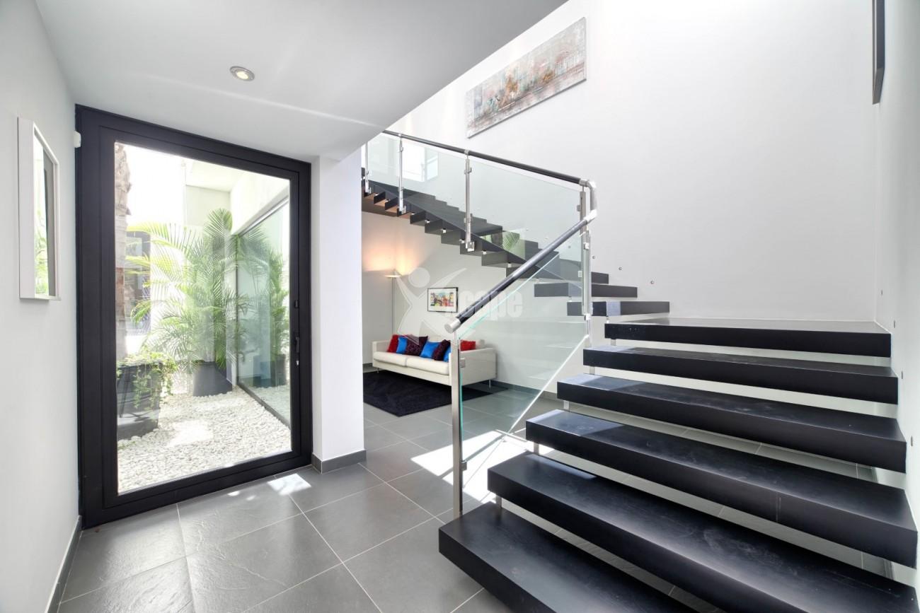 Contemporary Villa with Stunning Views Benahavis (41)