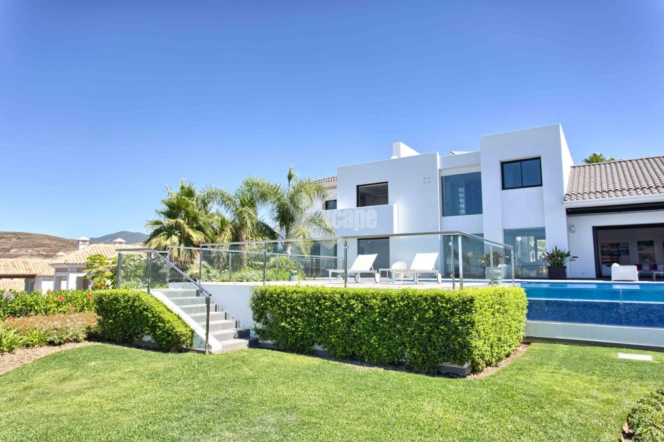 Contemporary Villa with Stunning Views Benahavis (5)