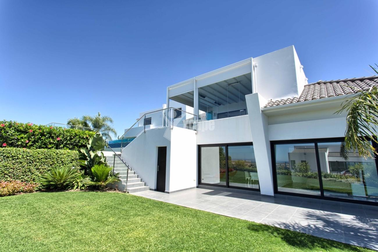 Contemporary Villa with Stunning Views Benahavis (6)