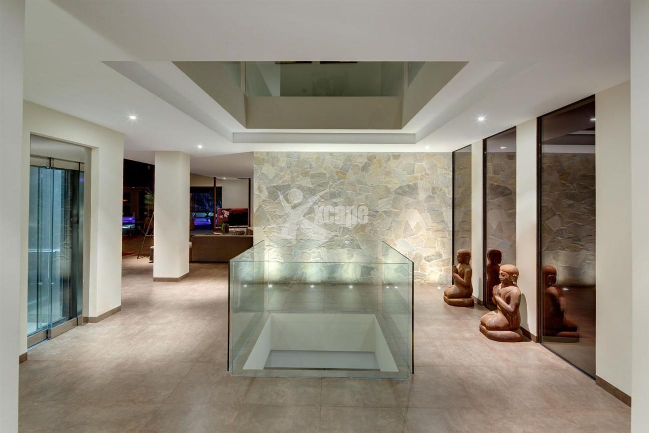 Luxury Contemporary Villa for sale Benahavis Spain (9) (Large)