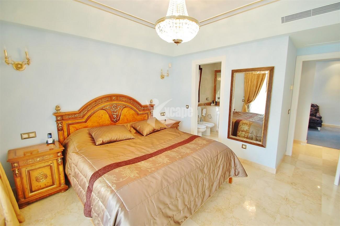 V5609 Luxury villa Sierra Blanca 13 (Large)