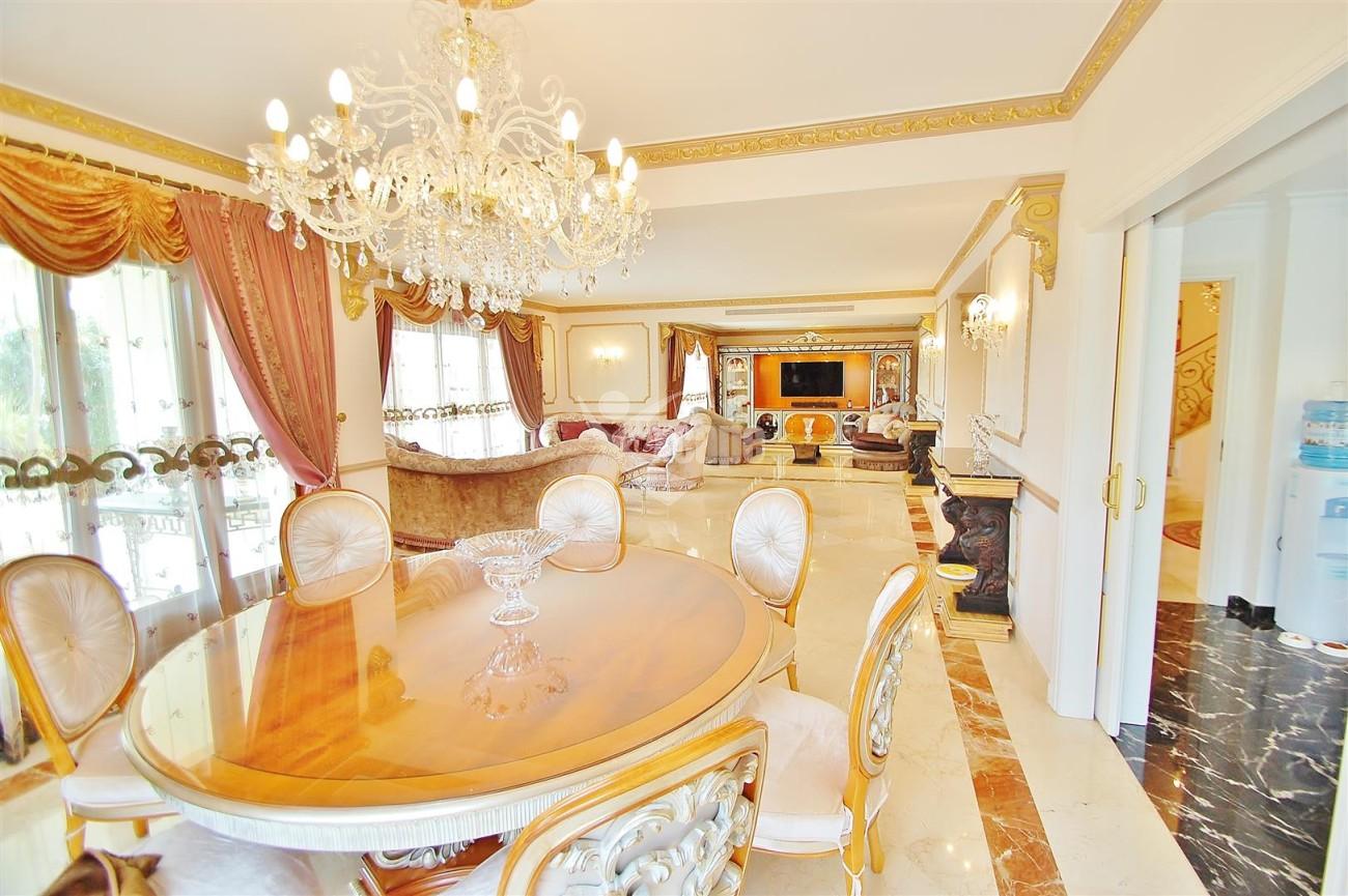 V5609 Luxury villa Sierra Blanca 17 (Large)