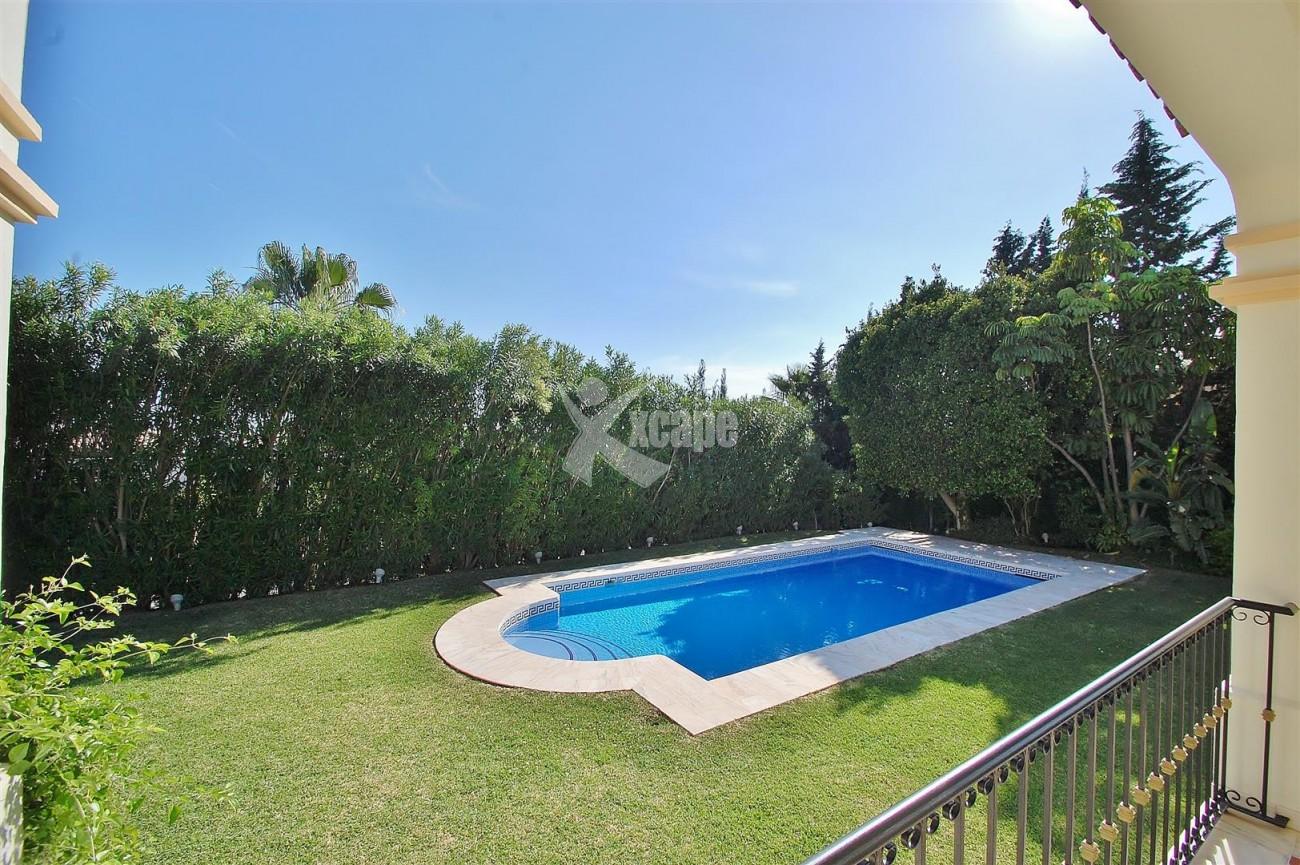 V5609 Luxury Villa Marbella Golden Mile (7) (Large)
