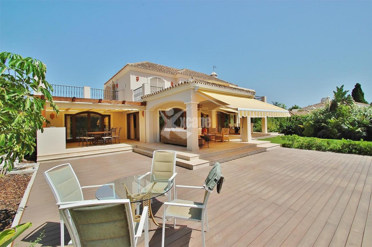 V5664 Frontline Golf Villa for sale Nueva Andalucia Marbella Spain (27)
