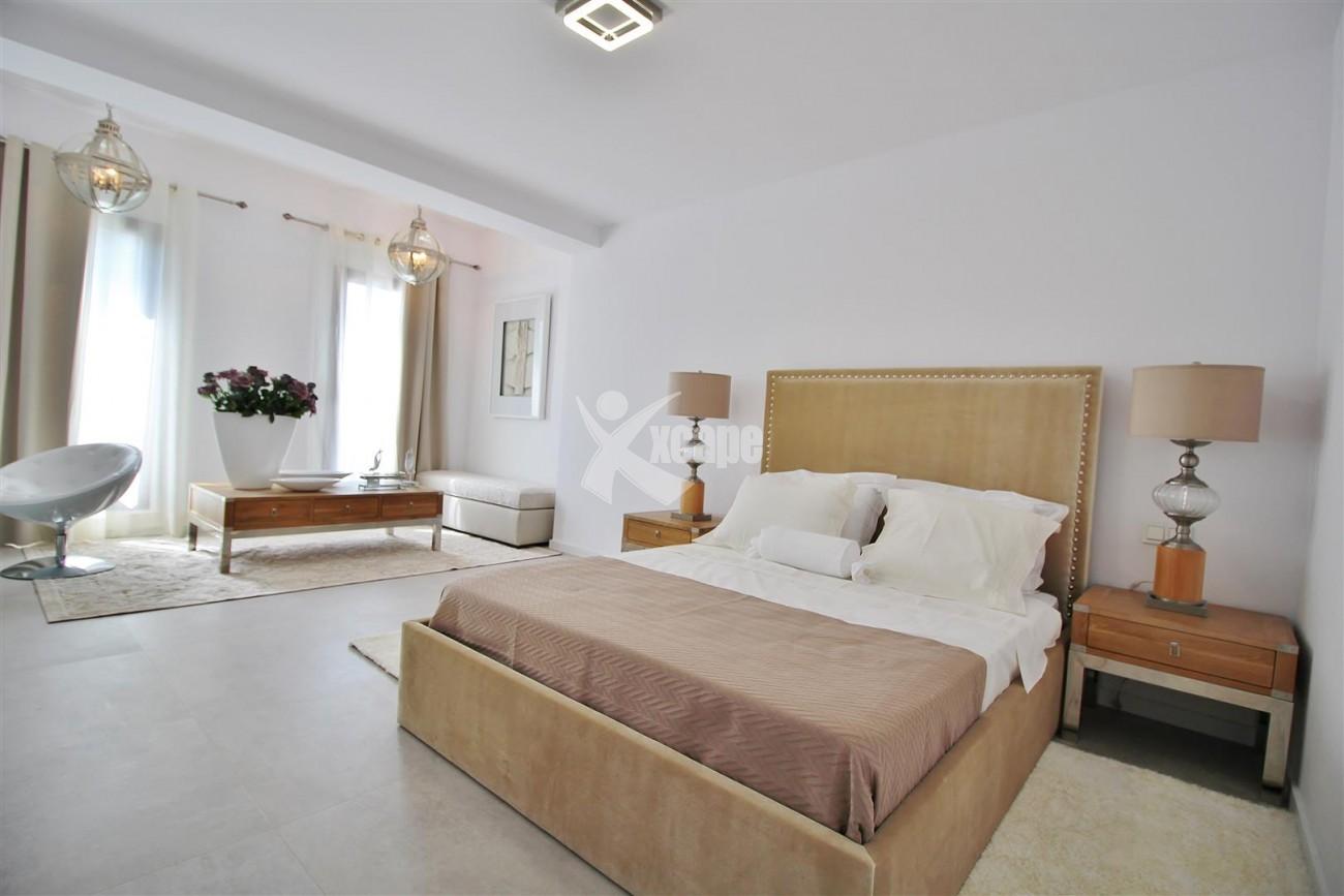 V5669 Modern Villa for Sale Golden Mile Marbella Spain (4)