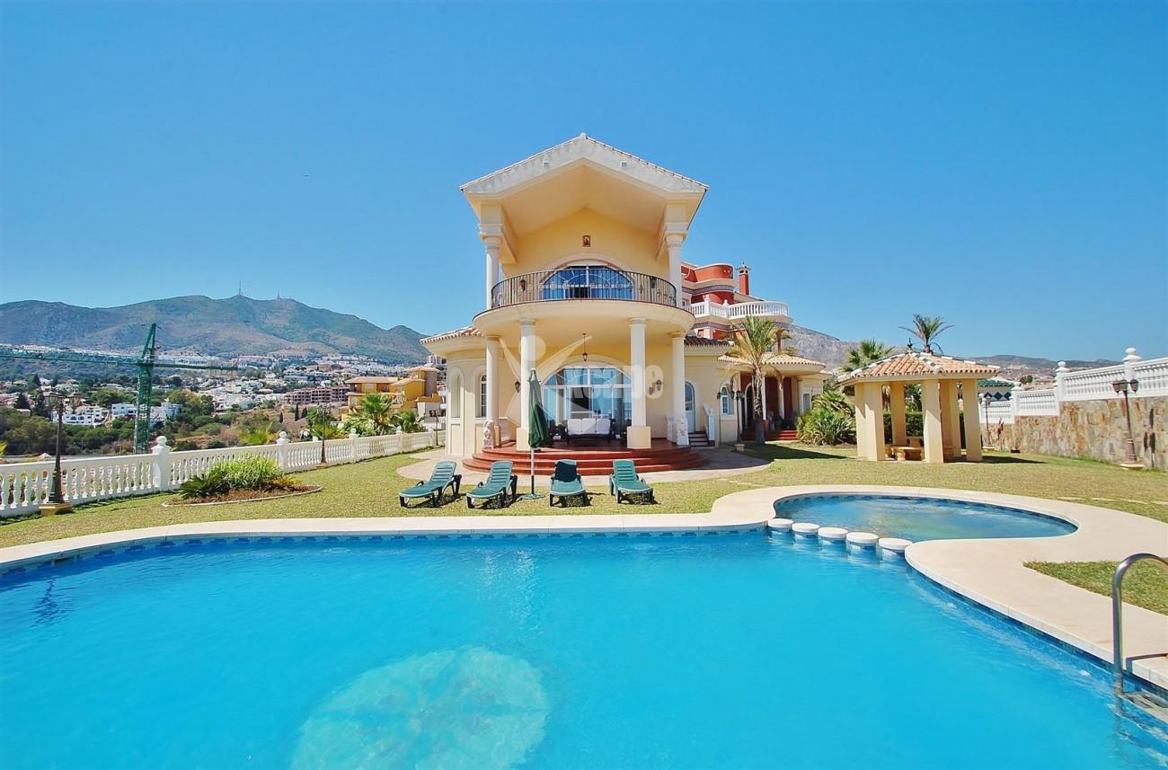 V5670 Villa for sale in Benalmadena Malaga Spain (1)