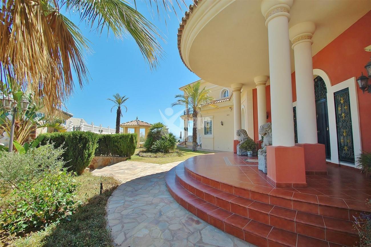 V5670 Villa for sale in Benalmadena Malaga Spain (3)