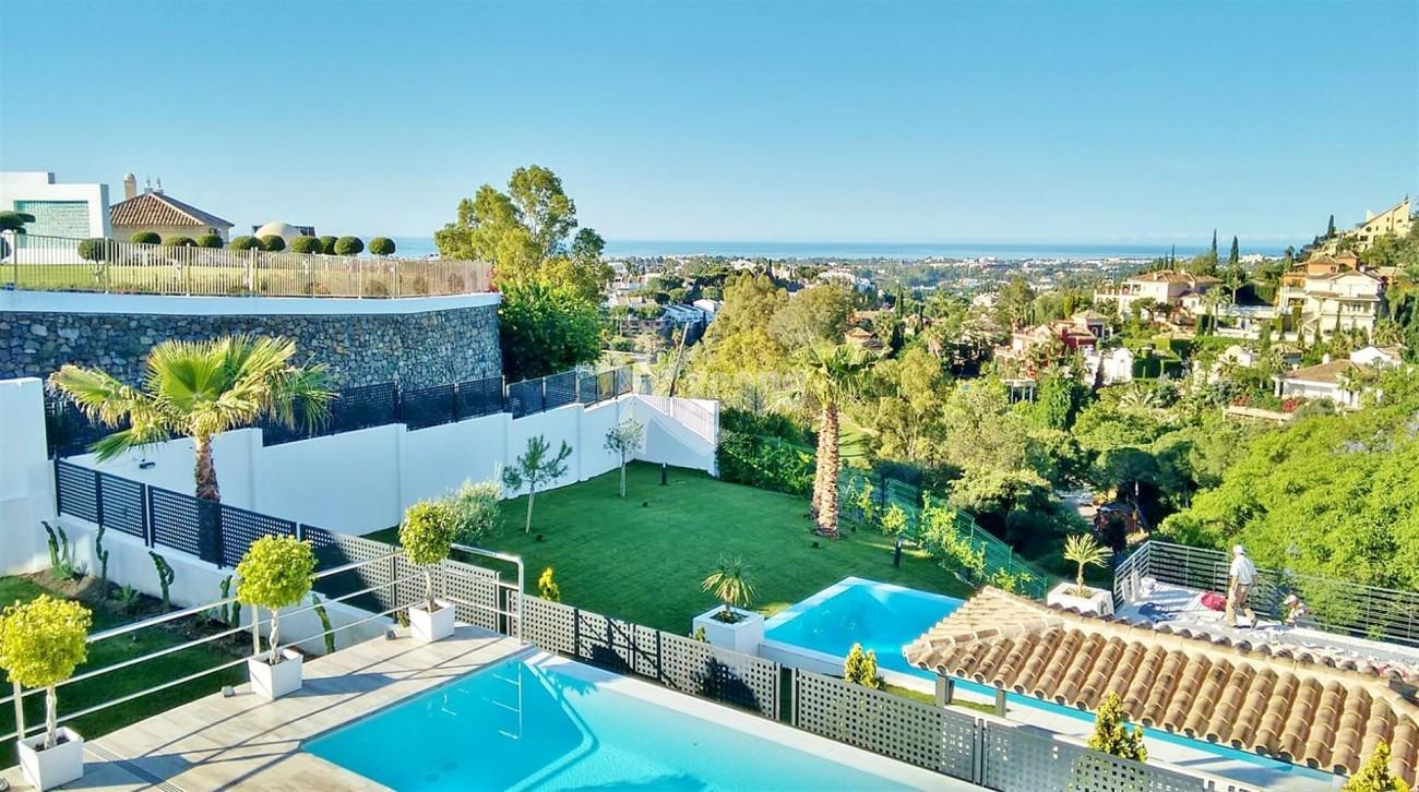 V5683 Modern Villa for sale La Quinta Golf Benahavis (18) (Large)