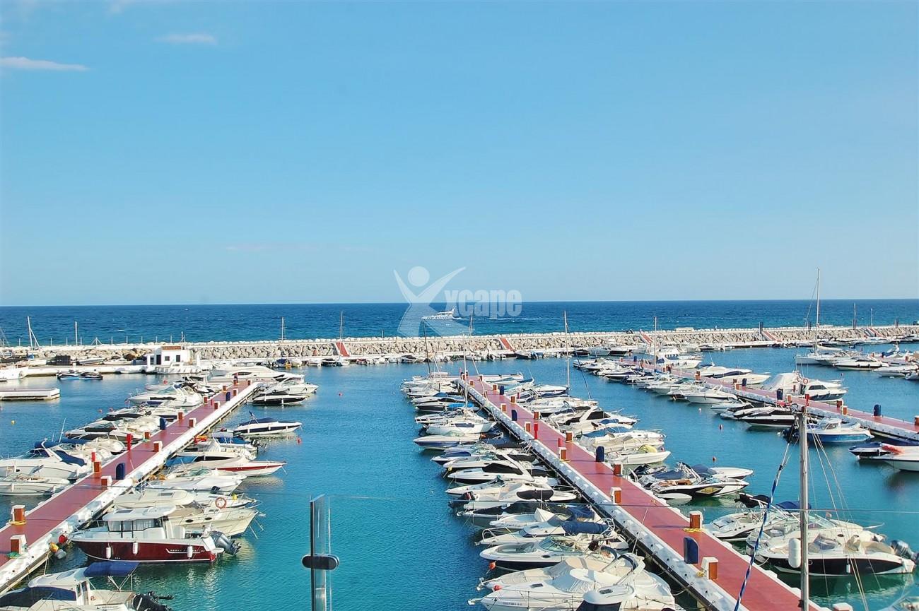 A5686 Frontline Puerto Banus Apartment for sale Marbella Spain (1)