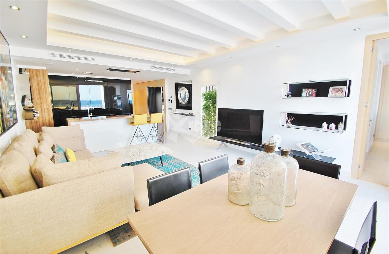 A5686 Frontline Puerto Banus Apartment for sale Marbella Spain (3)