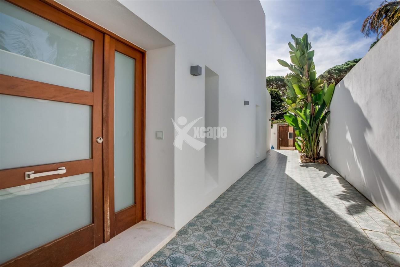 Modern Beachside Villa for sale Marbella Golden Mile Spain (1) (Large)