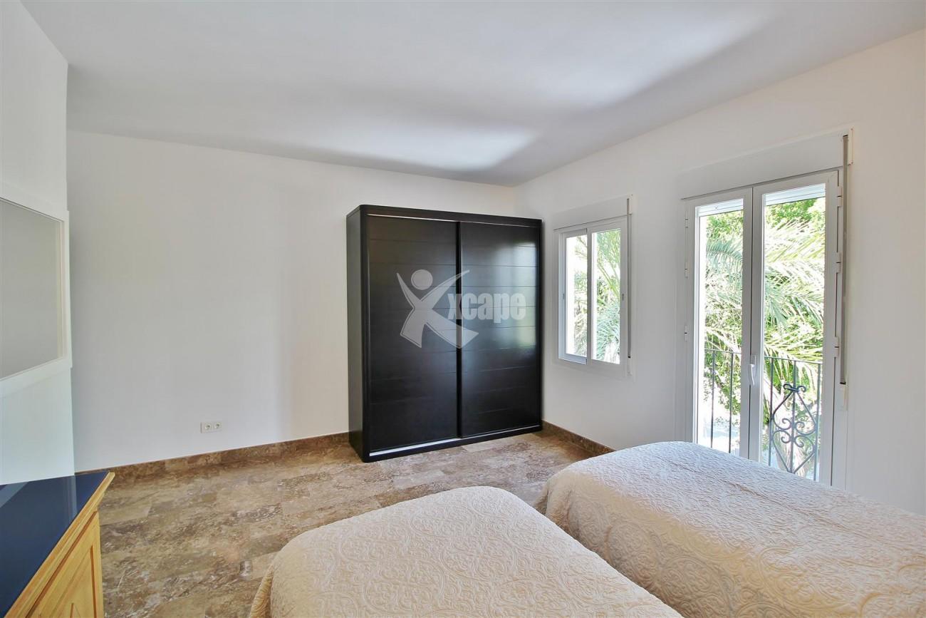 Elegant Apartment for rent Puerto Banus Marbella Spain (14) (Large)