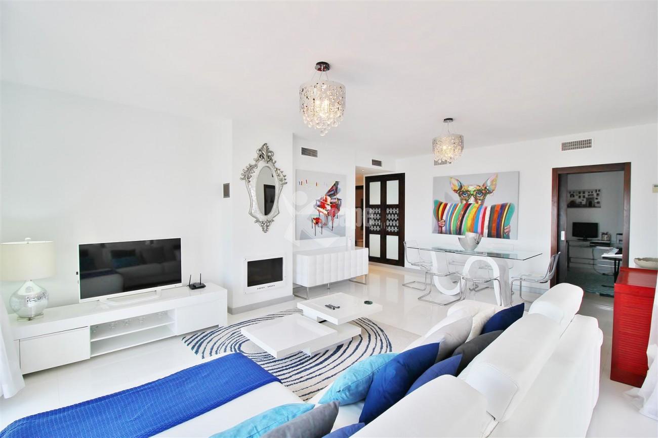 Luxury Modern Style Apartment for sale Puerto Banus Marbella Spain (7) (Large)