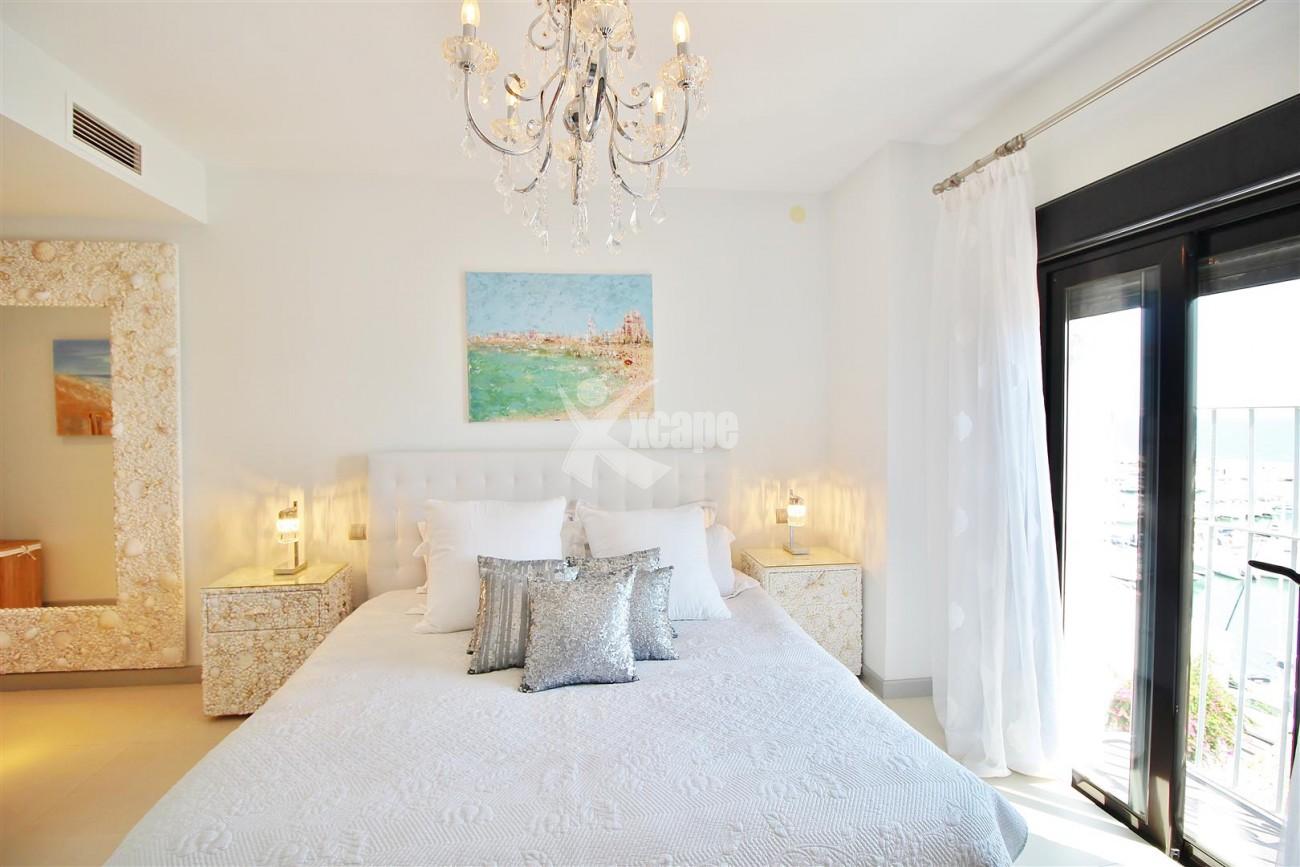 Luxury Modern Style Apartment for sale Puerto Banus Marbella Spain (24) (Large)