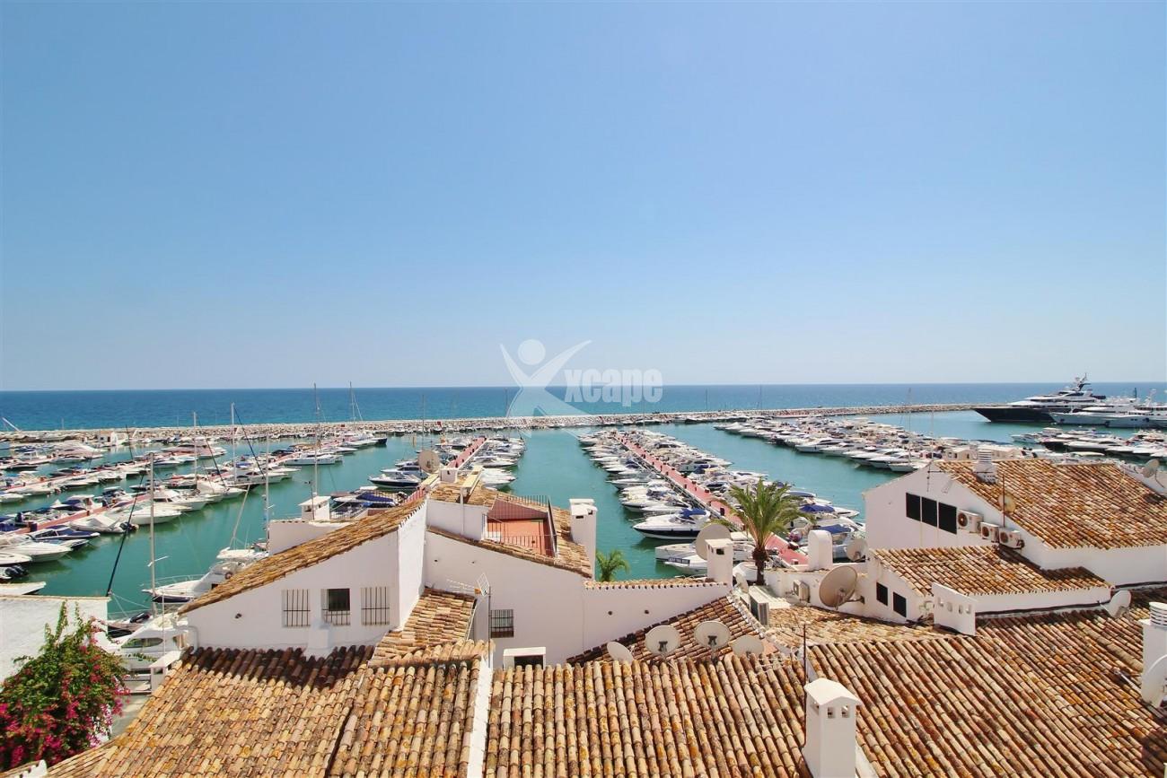 Luxury Modern Style Apartment for sale Puerto Banus Marbella Spain (27) (Large)