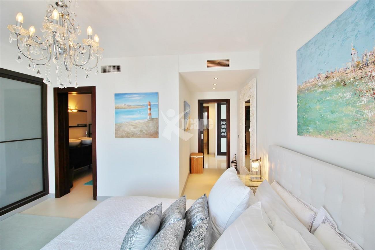 Luxury Modern Style Apartment for sale Puerto Banus Marbella Spain (29) (Large)