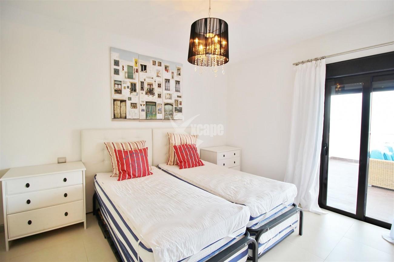 Luxury Modern Style Apartment for sale Puerto Banus Marbella Spain (36) (Large)