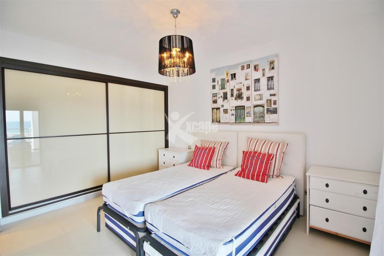Luxury Modern Style Apartment for sale Puerto Banus Marbella Spain (38) (Large)