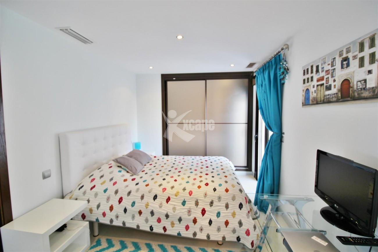 Luxury Modern Style Apartment for sale Puerto Banus Marbella Spain (42) (Large)