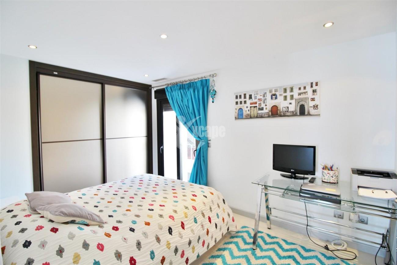Luxury Modern Style Apartment for sale Puerto Banus Marbella Spain (44) (Large)