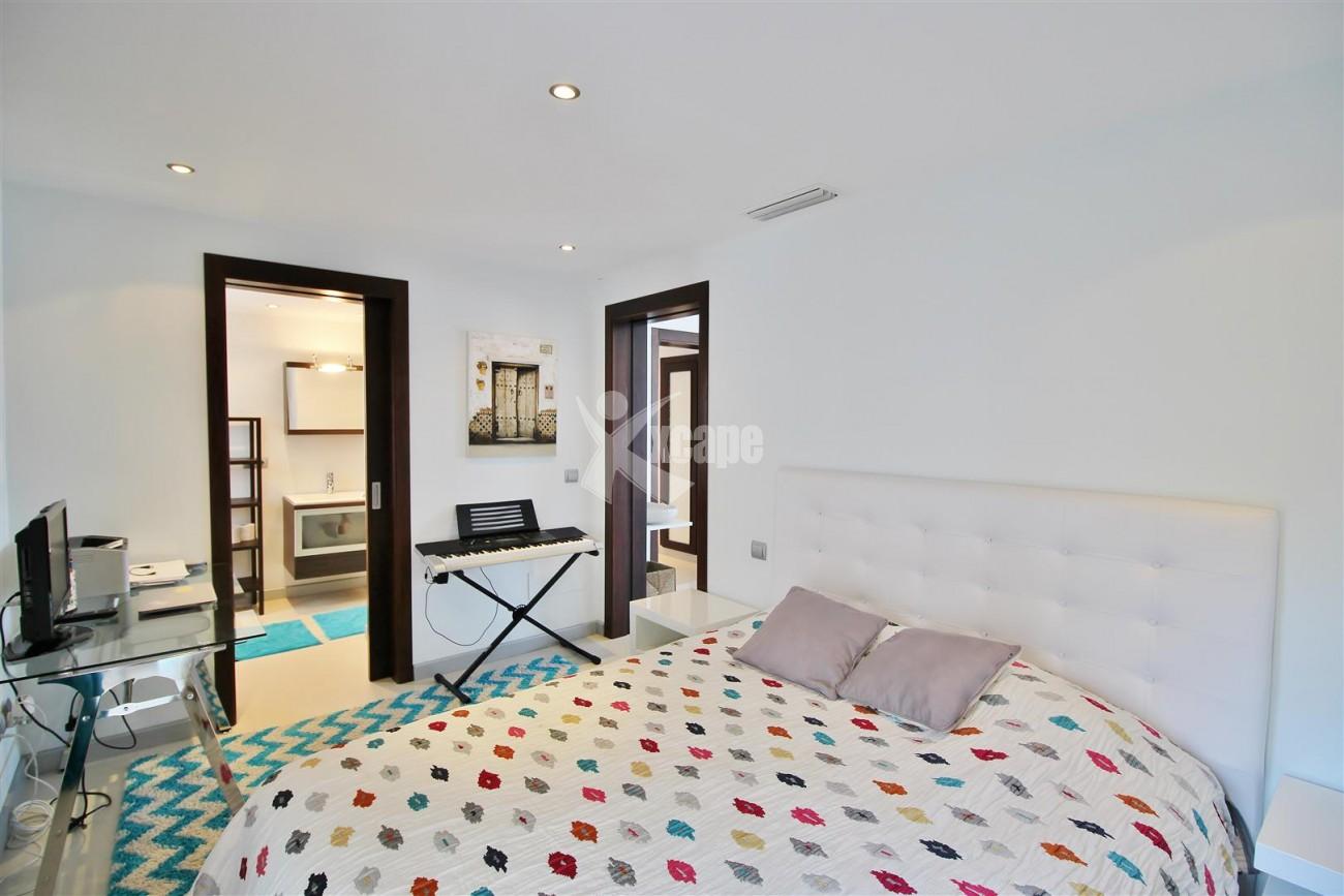 Luxury Modern Style Apartment for sale Puerto Banus Marbella Spain (45) (Large)