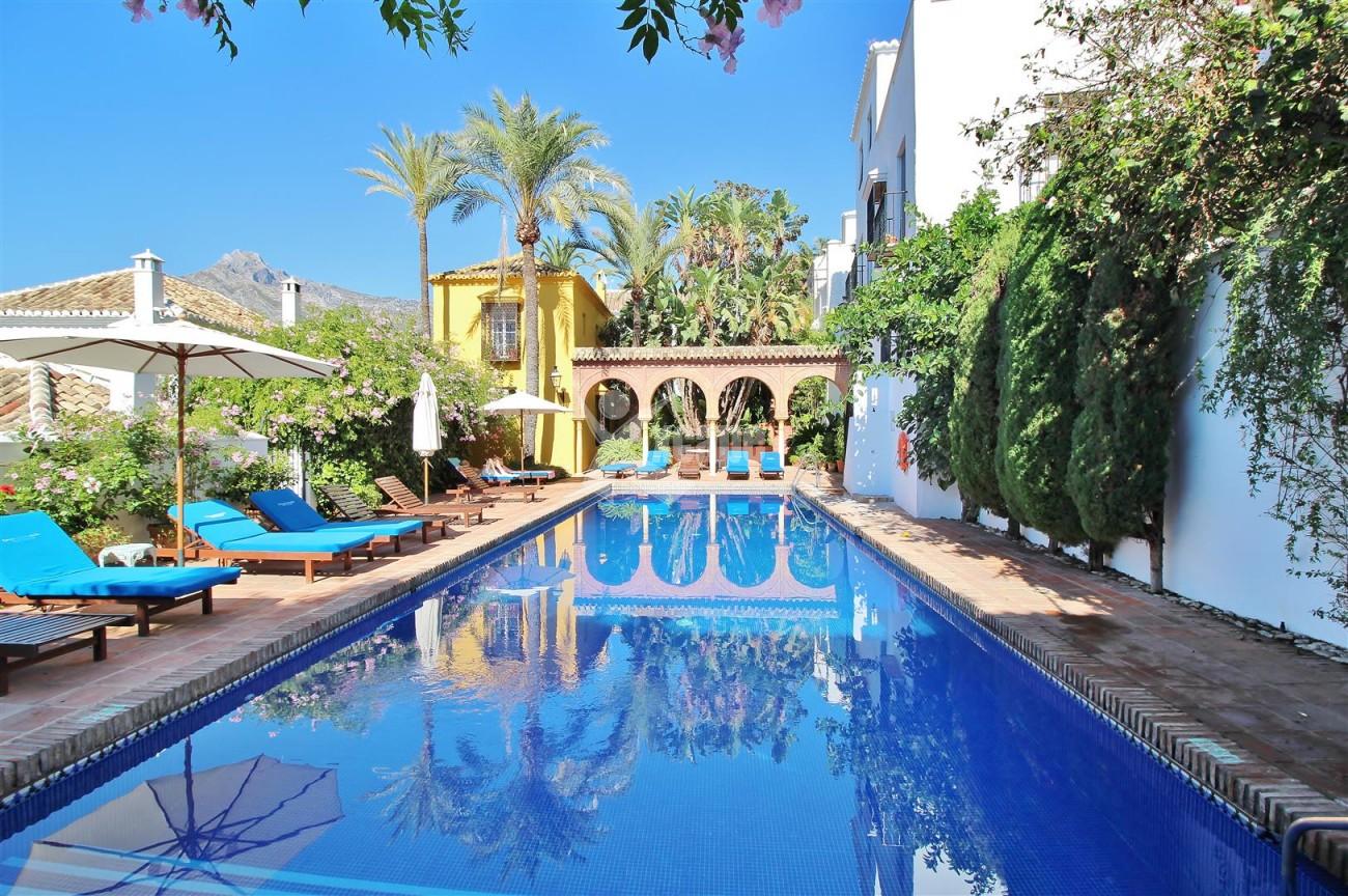 Beautiful townhouse for sale Lomas de Marbella Club Pueblo Spain (39) (Large)