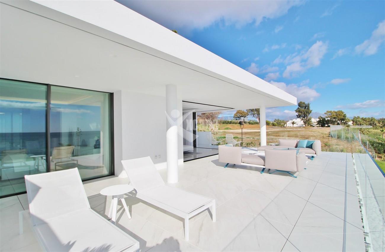 Beachfront luxury Apartments for sale Marbella Spain (22) (Large)