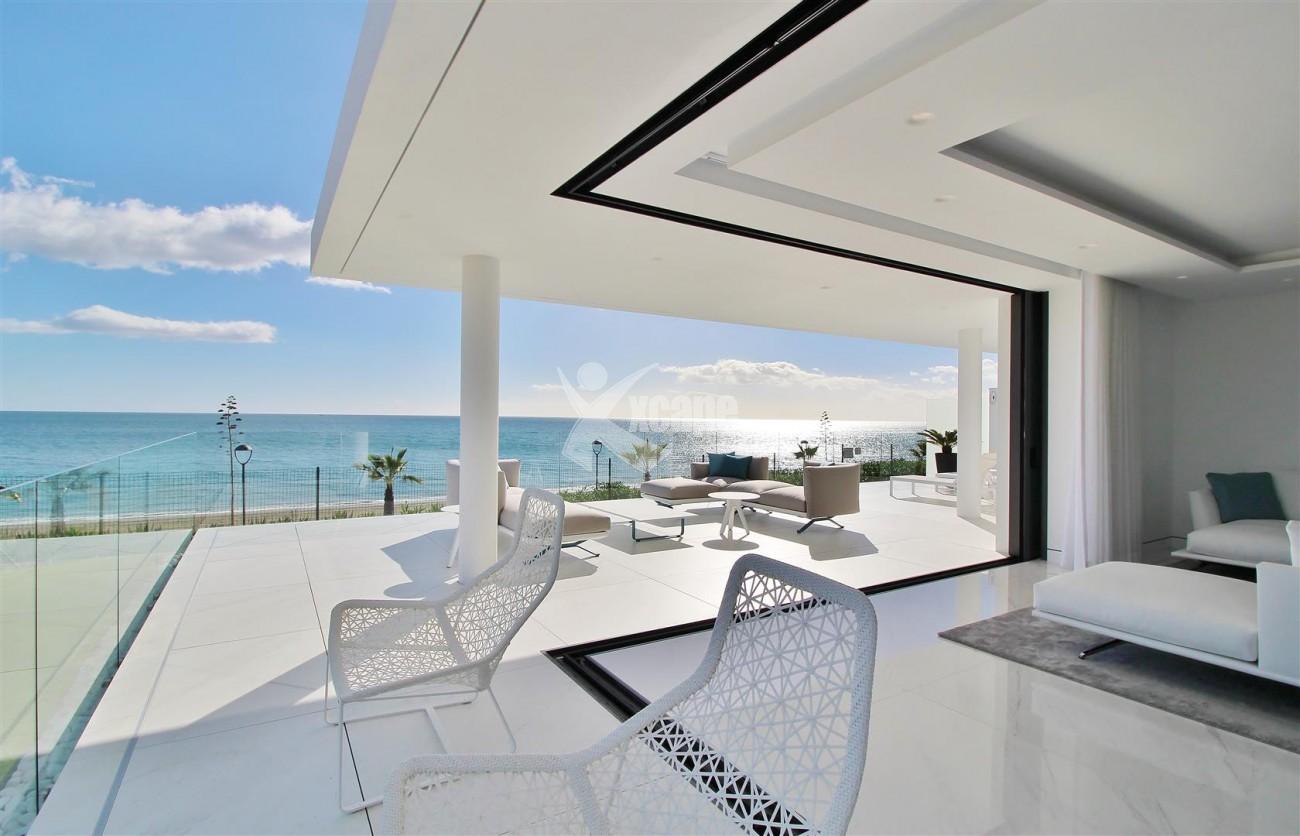 Beachfront luxury Apartments for sale Marbella Spain (23) (Large)