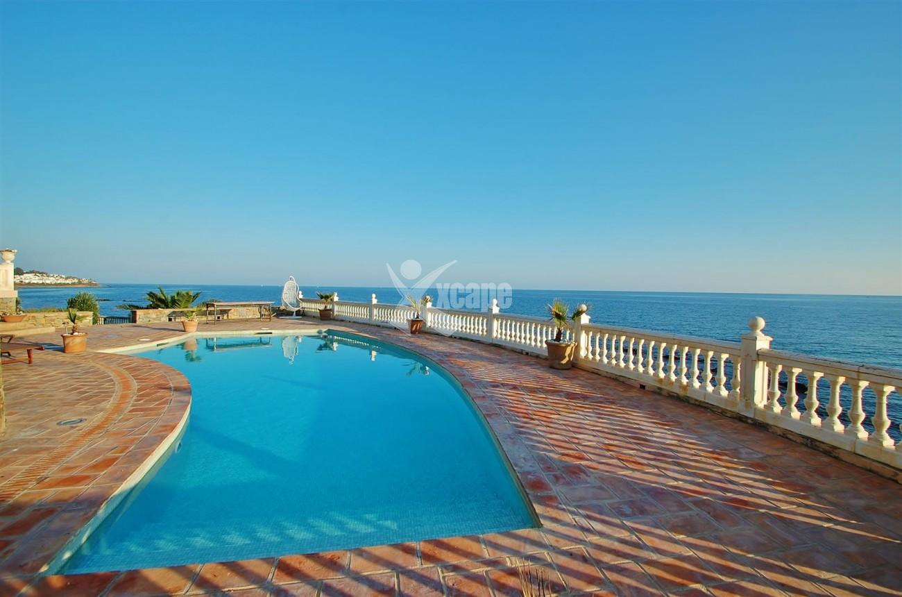 Beachfront villa for sale Mijas Costa Spain (1) (Large)