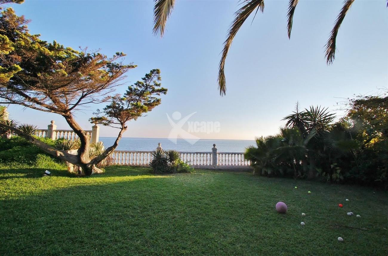 Beachfront villa for sale Mijas Costa Spain (4) (Large)